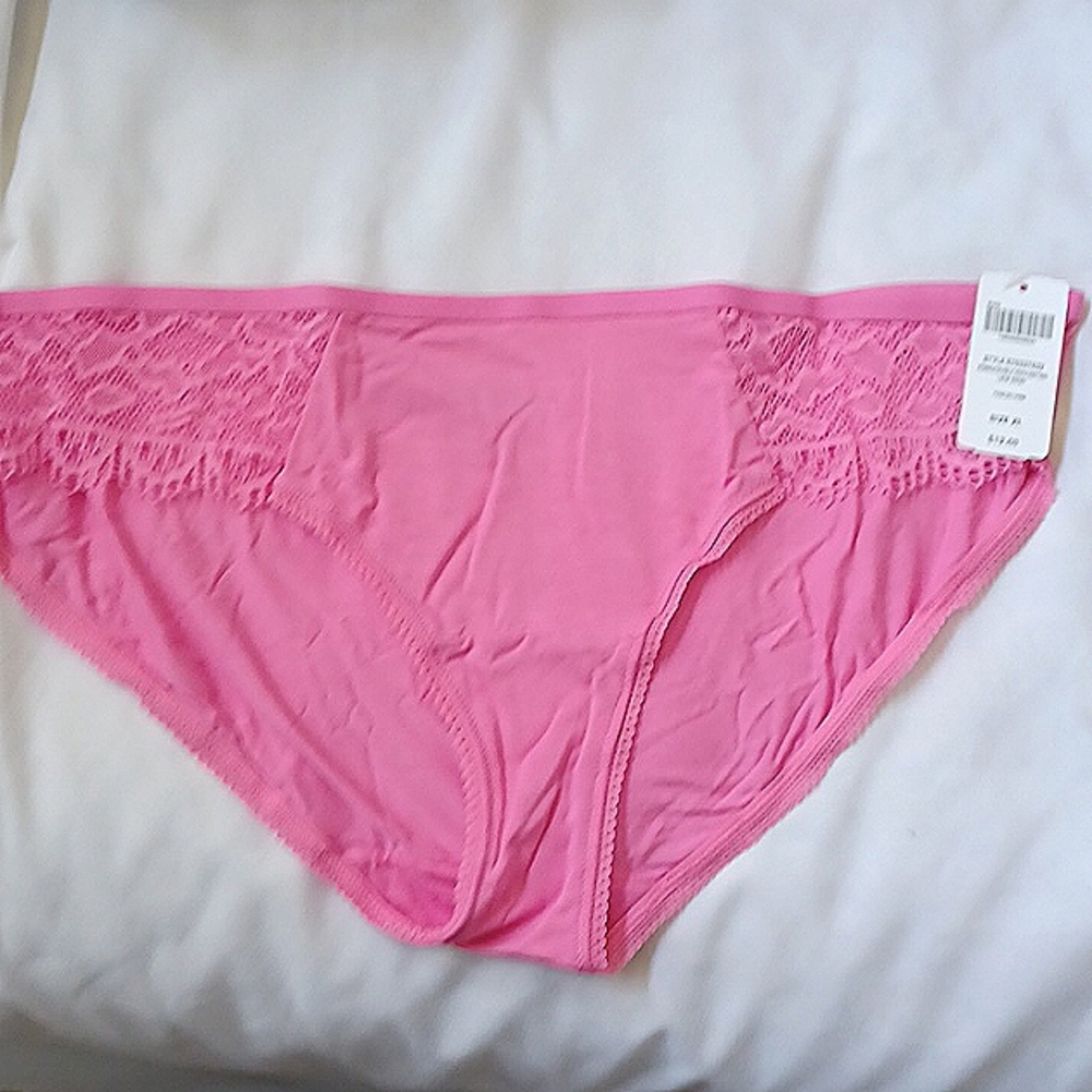 Soma signature lace bikini panty. Tickled pink is the color.
